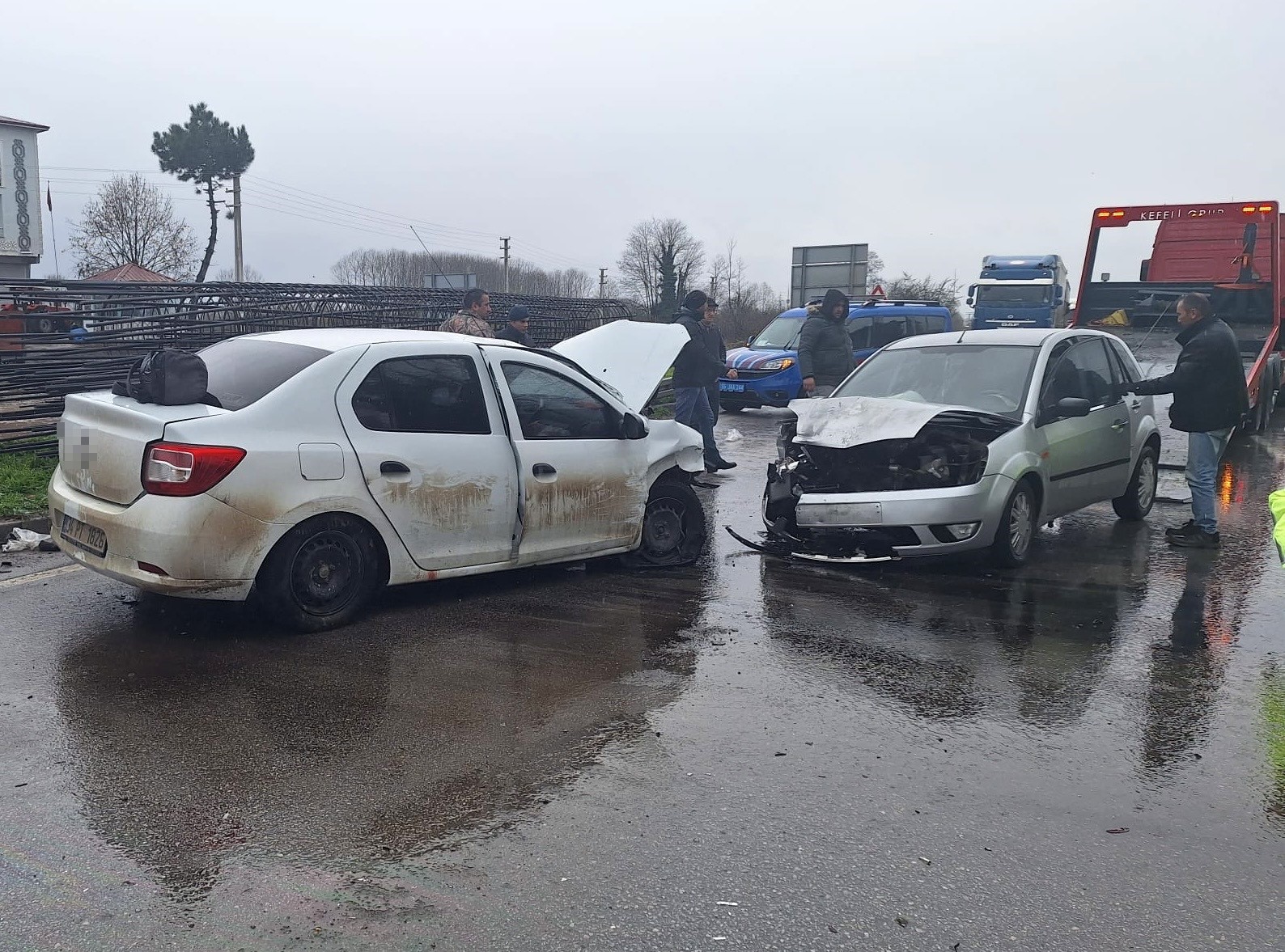 samsunda uc aracin karistigi kaza 6 yarali 1 qGhGteeu