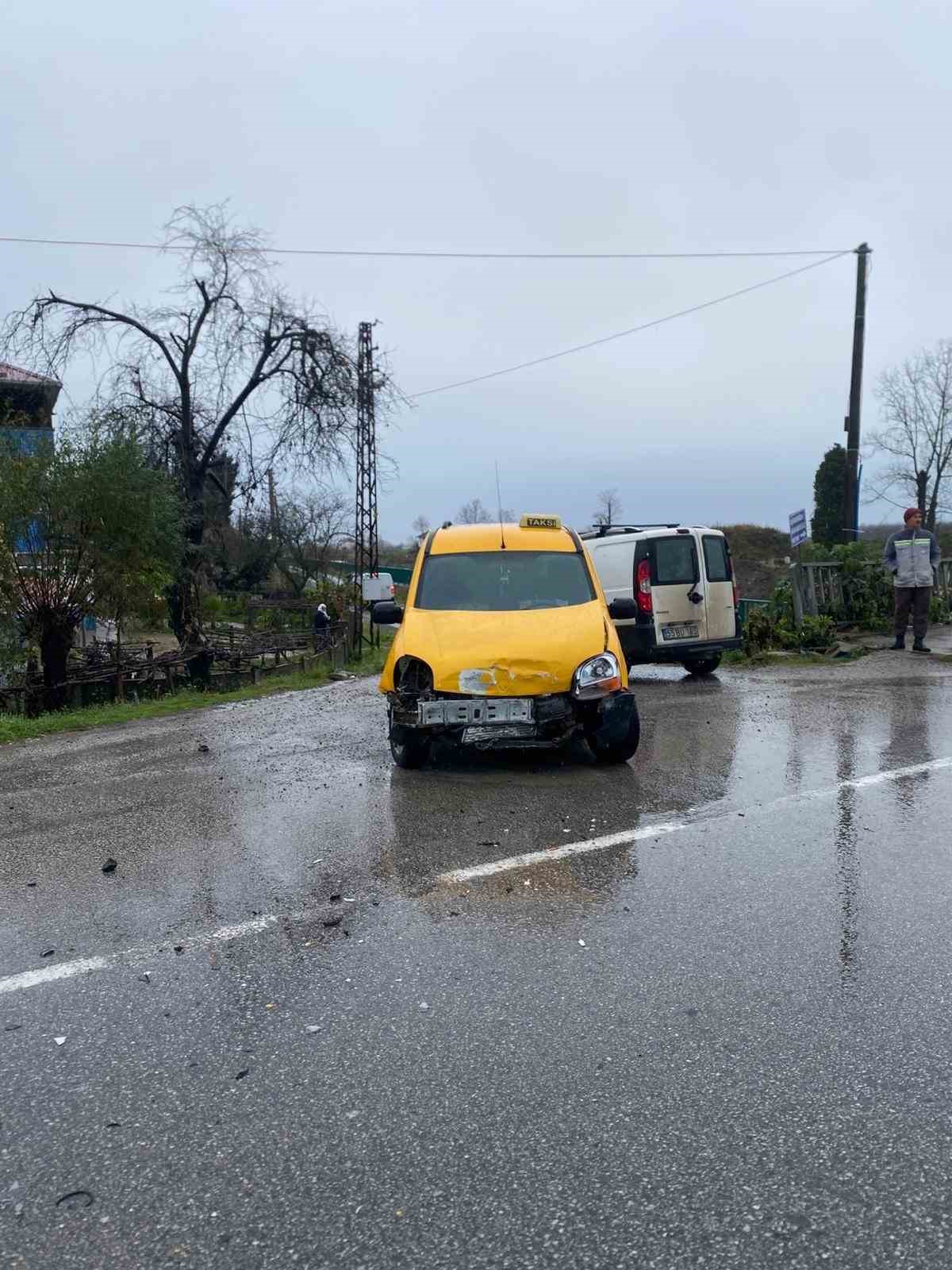 samsunda uc aracin karistigi kaza 6 yarali 5 4IAjwuJv