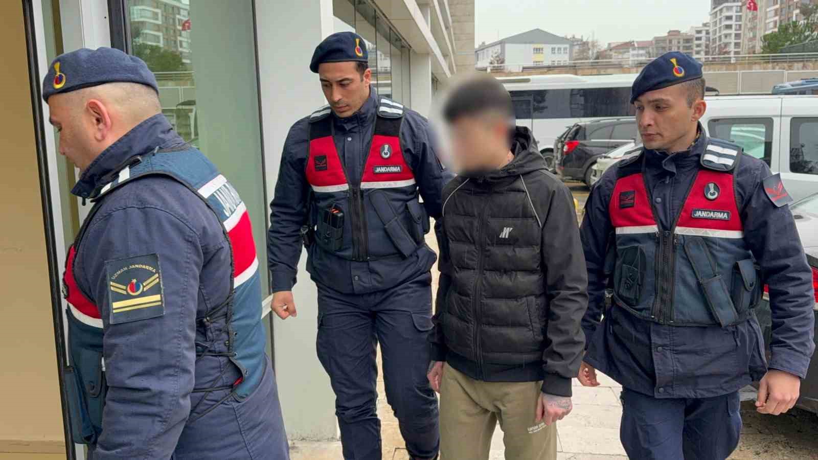 samsunda uyusturucu hapla yakalanan 17 yasindaki cocuk tutuklandi 0 3Bb5HnbX