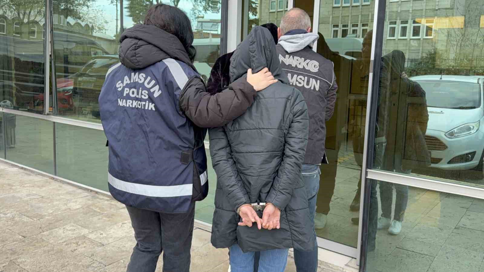 samsunda uyusturucu operasyonlari 1i kadin 2 gozalti 2 Z4evLvuz