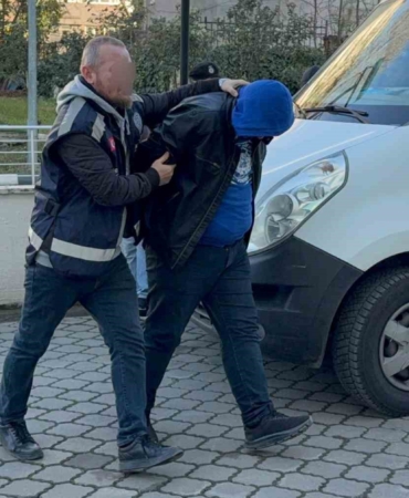 samsunda-uyusturucu-operasyonu-1-gozalti-rTEEuuRP.jpg