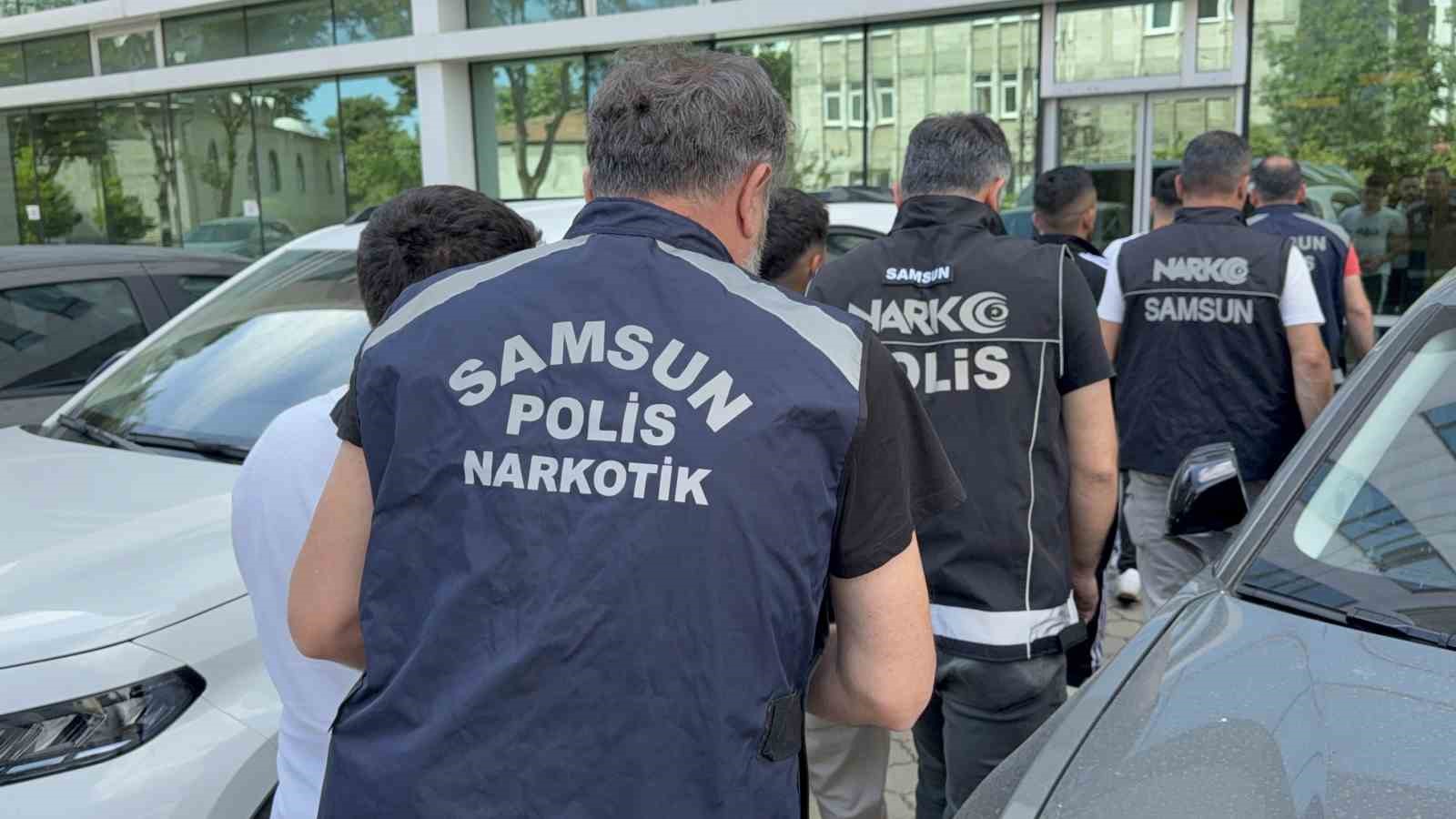 Samsun’da uyuşturucu ticaretinden 4 kişi adliyeye sevk edildi 4 samsunda uyusturucu ticaretinden 4 kisi adliyeye sevk edildi 0 8qDjkiJA