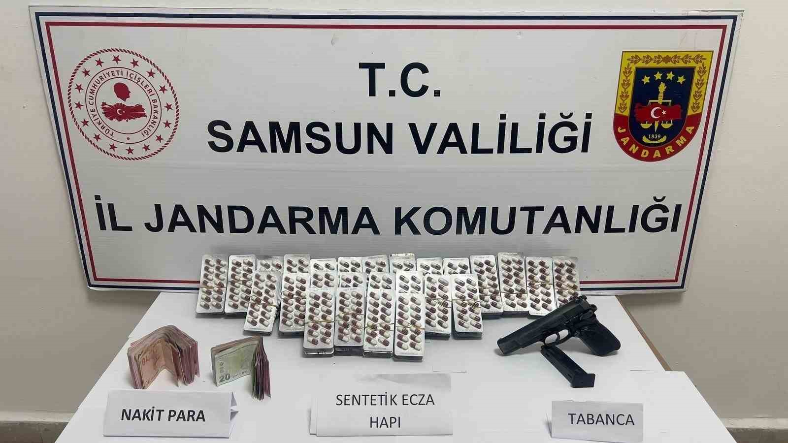 samsunda uyusturucu ticaretinden tutuklandilar 2 S2tqXdSF