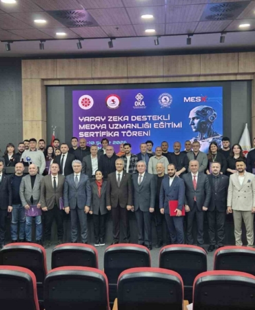 samsunda-yapay-zeka-destekli-medya-uzmanligi-egitimi-sona-erdi-actROR2j.jpg