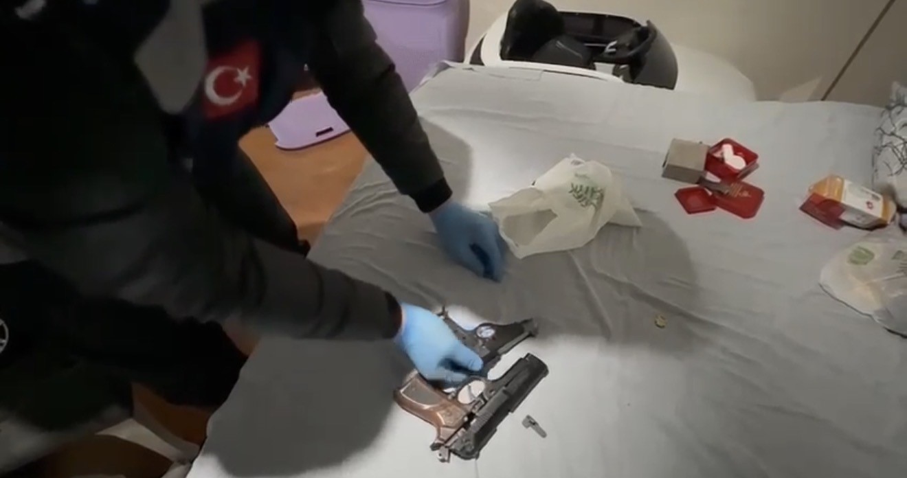 samsunda yatak odasinda ve aracta uyusturucu ele gecirildi 7 59d7KElE