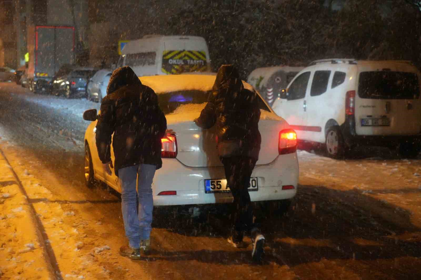 samsunda yogun kar yagisi suruculere zor anlar yasatti 2 ieJWLcbG