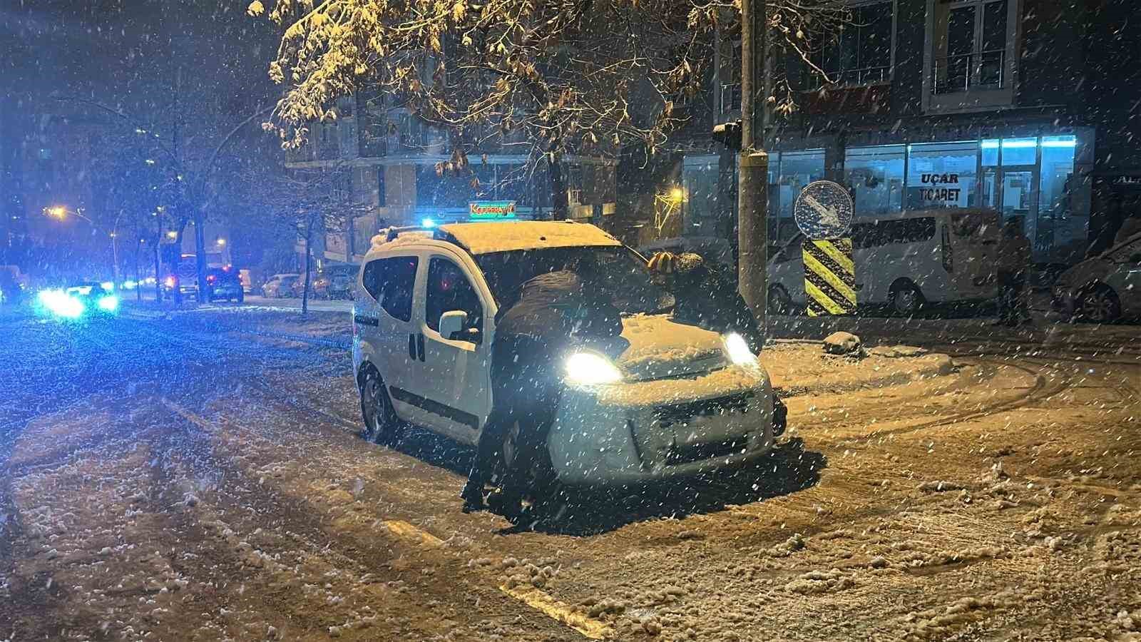 samsunda yogun kar yagisi suruculere zor anlar yasatti 9 SDIQuRWz