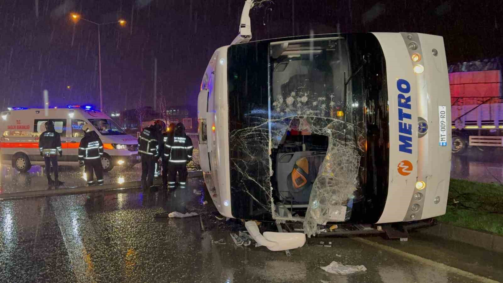 samsunda yolcu otobusu devrildi 6 yarali 9 dJEBR8LG