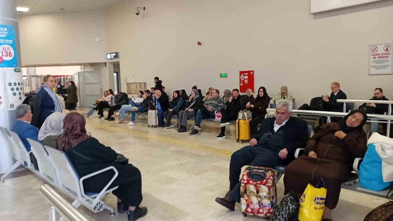 samsunda yolcu ucagi marti surusune carpti 1 KMulp4Lw