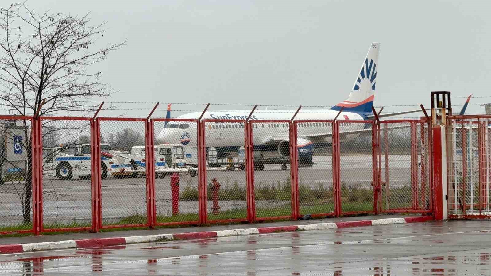 samsunda yolcu ucagi marti surusune carpti 5 PHuajIVt