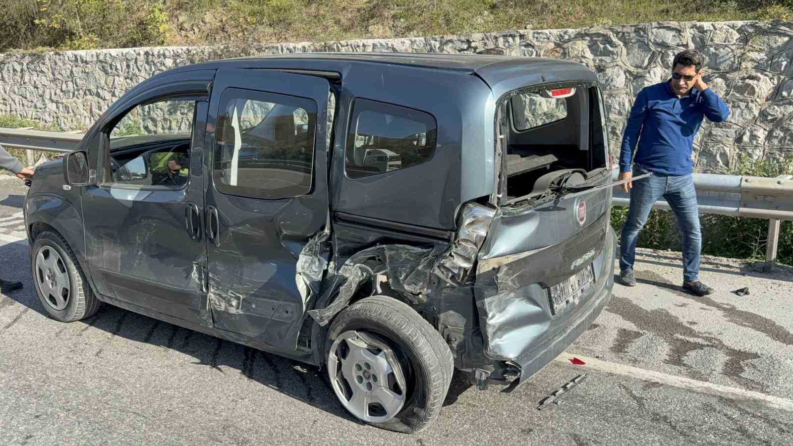 Samsun’da zincirleme kazada 4 kişi yaralandı 7 samsunda zincirleme kazada 4 kisi yaralandi 3 qsyK1eaJ