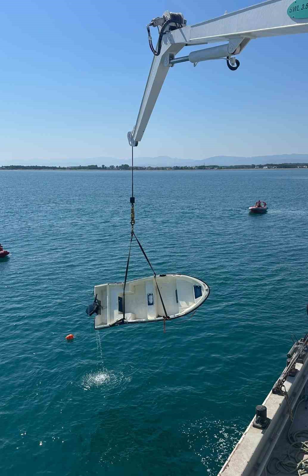 Samsun’daki aile faciasında tekne bulundu, 1 kişi aranıyor 9 samsundaki aile faciasinda tekne bulundu 1 kisi araniyor 5 gDbPBF44