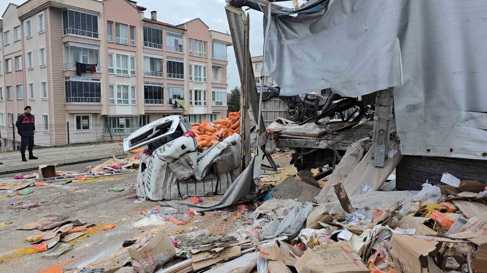 Samsun’daki kazada facianın eşiğinden dönüldü 5 samsundaki kazada facianin esiginden donuldu 1 aGfhc1jk