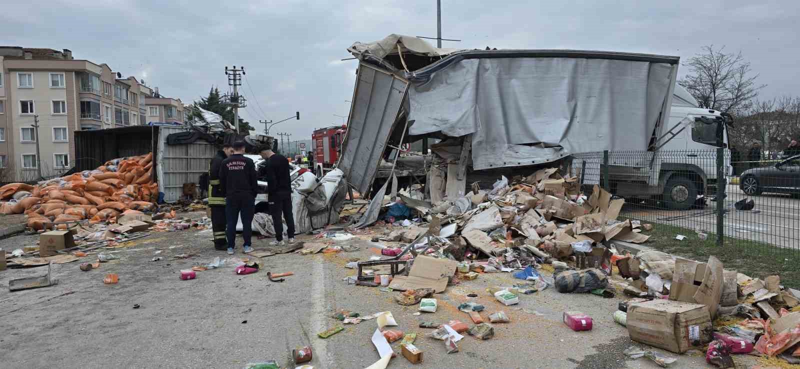 Samsun’daki kazada facianın eşiğinden dönüldü 6 samsundaki kazada facianin esiginden donuldu 2 n23lSSjf