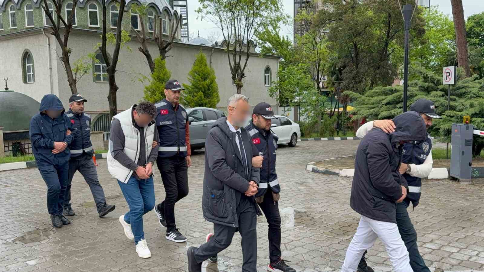 Samsun’daki rüşvet operasyonunda 4’ü doktor 8 kişi adliyeye sevk edildi 5 samsundaki rusvet operasyonunda 4u doktor 8 kisi adliyeye sevk edildi 1