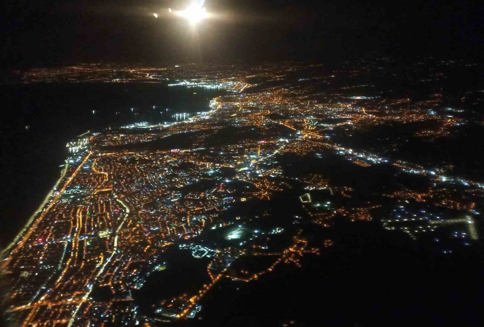 Samsun’dan objektife yansıyanlar: Gökyüzü büyüledi, şehir ışıkları geceyi aydınlattı 10 samsundan objektife yansiyanlar gokyuzu buyuledi sehir isiklari geceyi aydinlatti 6 ilBIBbOg