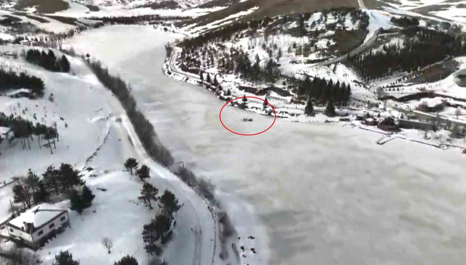 samsunlu doga fotografcisi doktor donmus golun uzerinde kamp yapti 0 GHqHWKaE