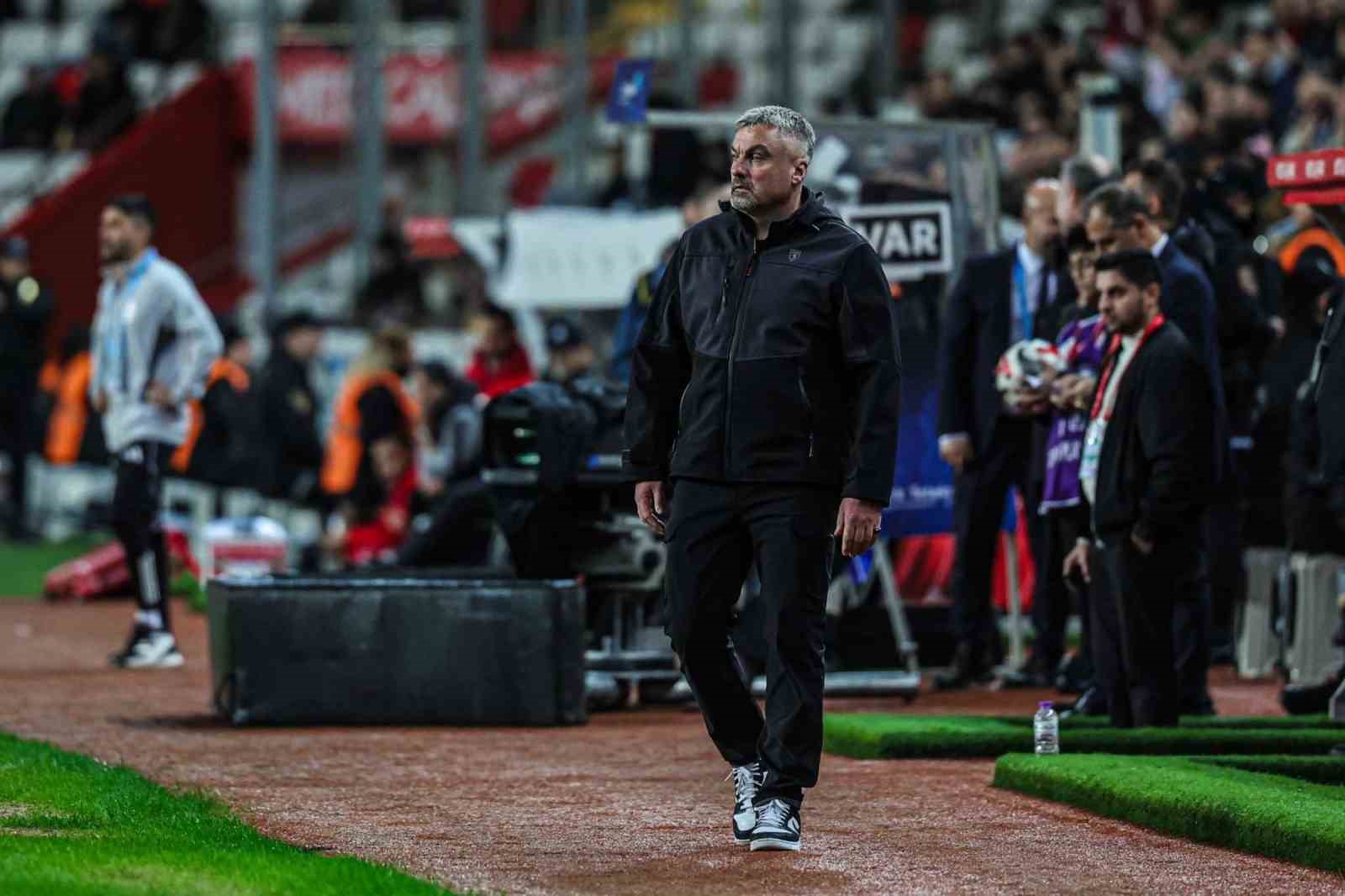 Samsunspor, Alman Teknik Direktör Thorsten Fink ile anlaştı 5 samsunspor alman teknik direktor thorsten fink ile anlasti 1 qutuhyIG