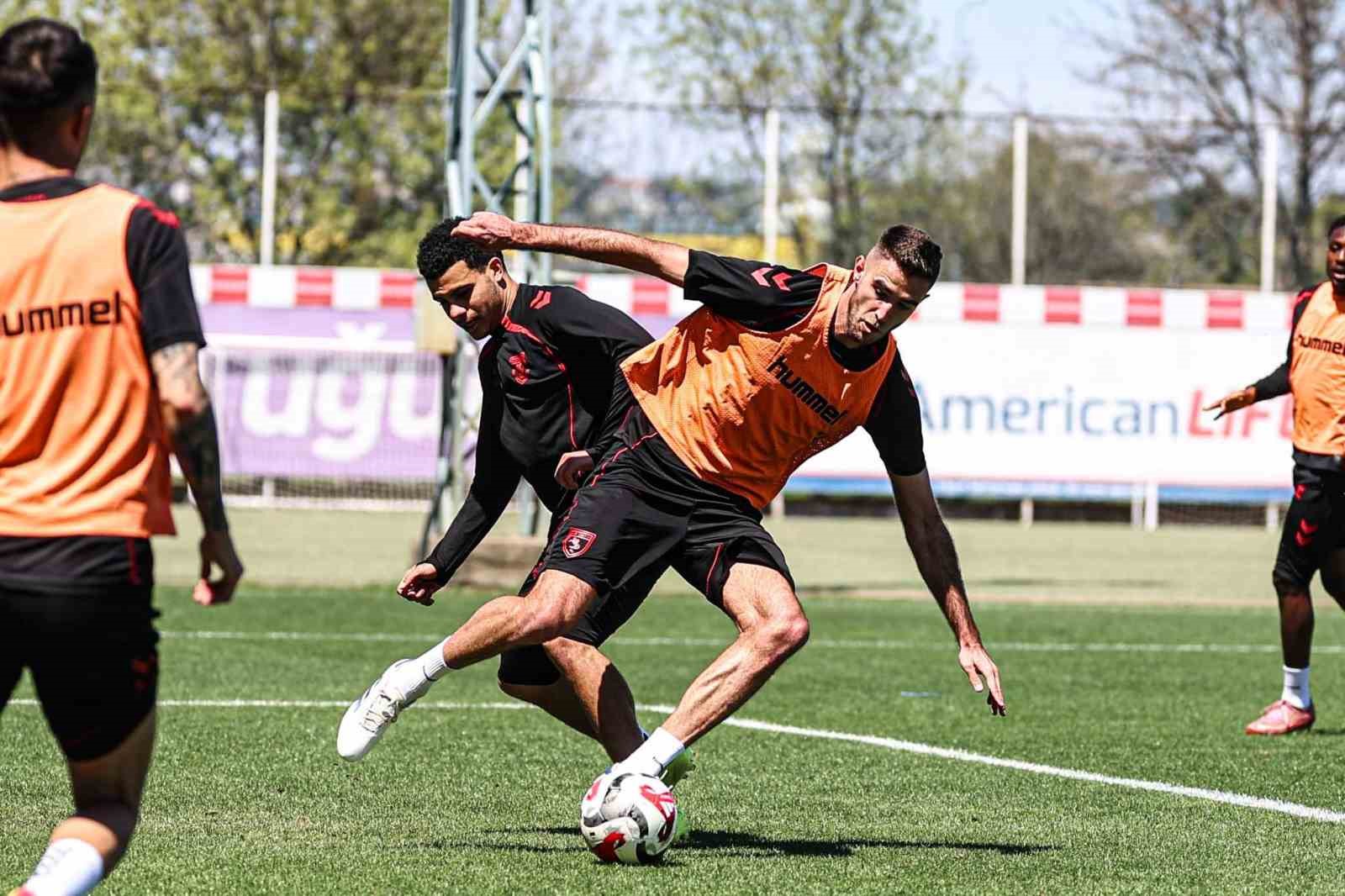 Samsunspor, ara vermeden Alanyaspor hazırlıklarına başladı 6 samsunspor ara vermeden alanyaspor hazirliklarina basladi 2 rpgB7ePq