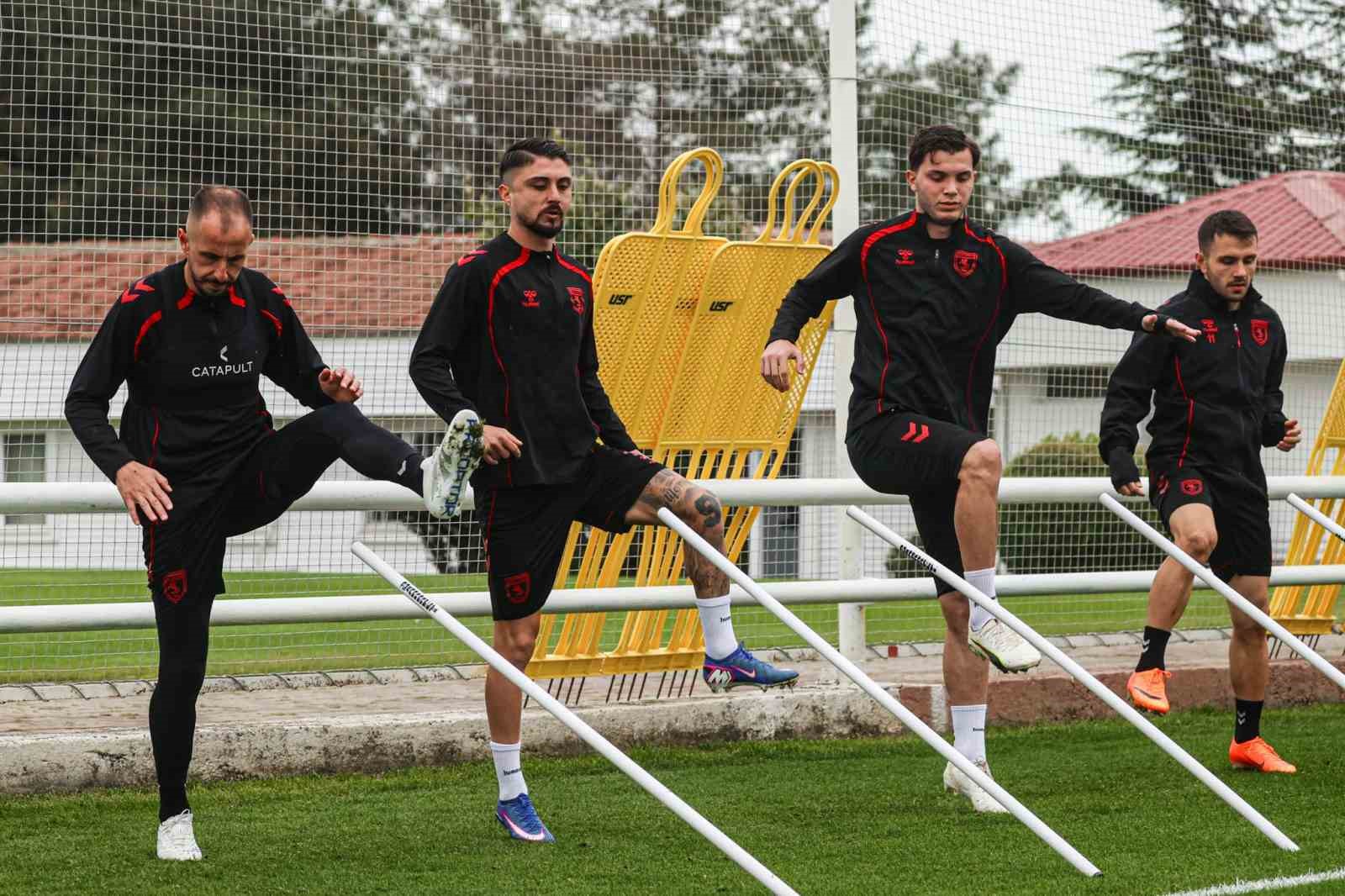 samsunspor erteleme maci icin rizeye gitti 3 9jnn2dgZ