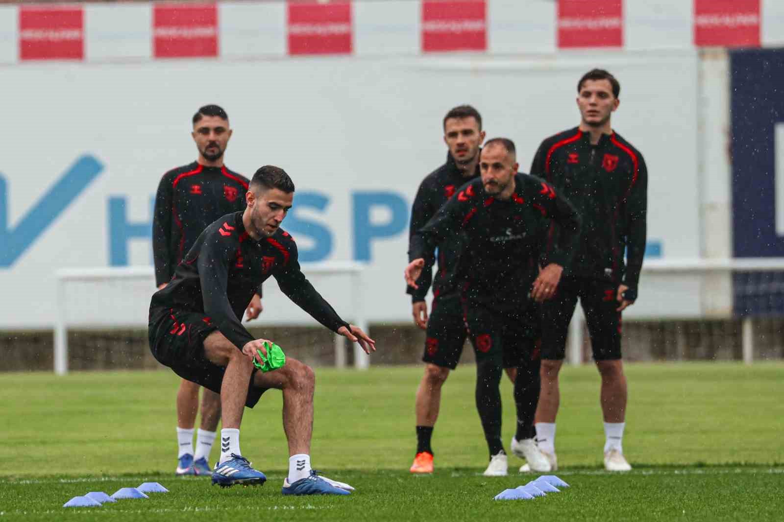 samsunspor erteleme maci icin rizeye gitti 4