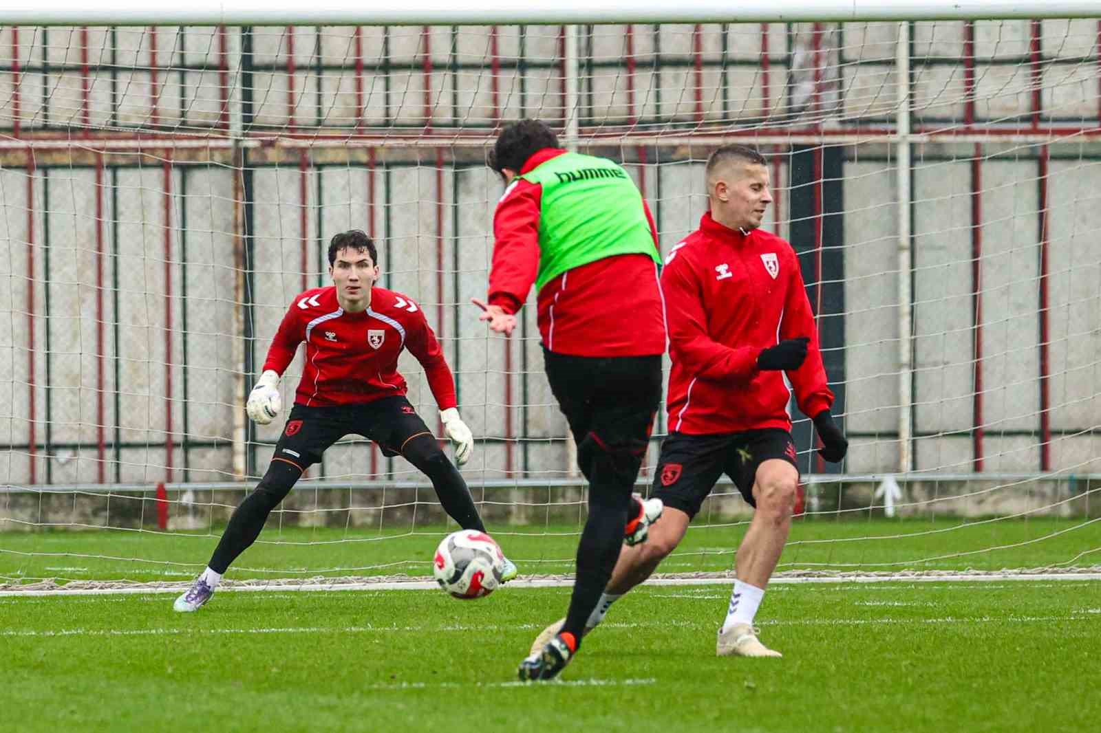 Samsunspor, Fenerbahçe maçı hazırlıklarına başladı 8 samsunspor fenerbahce maci hazirliklarina basladi 4 nlwH8kFi