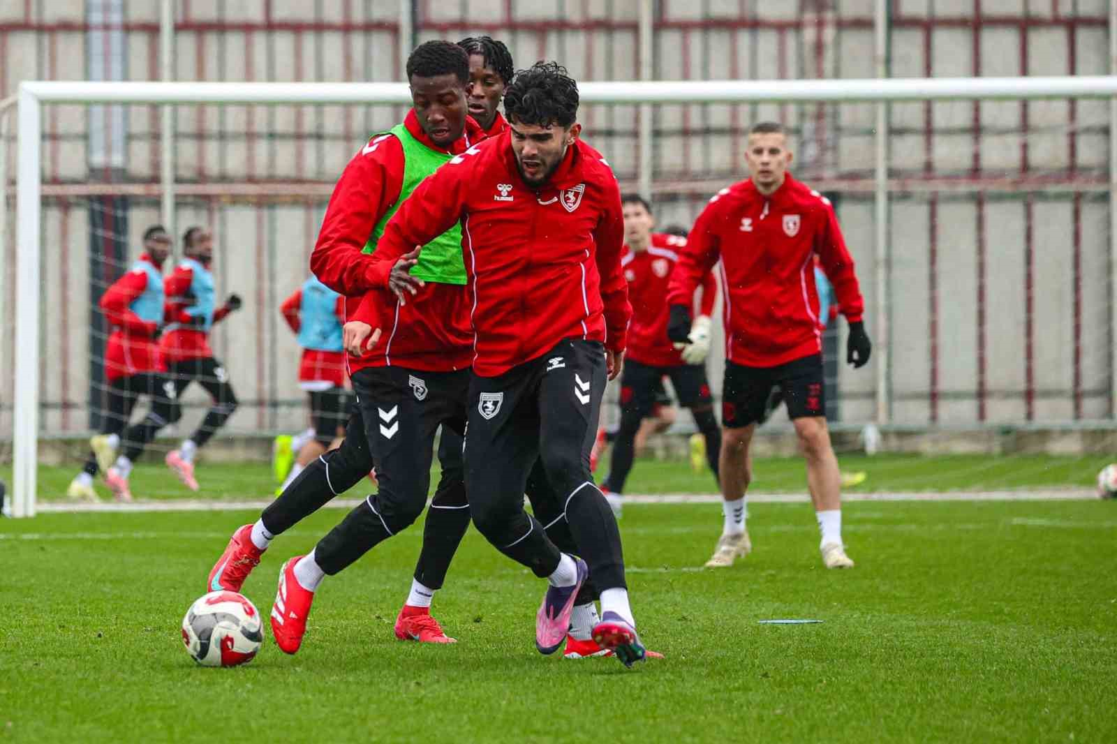 Samsunspor, Fenerbahçe maçı hazırlıklarına başladı 9 samsunspor fenerbahce maci hazirliklarina basladi 5 XiDbTydF