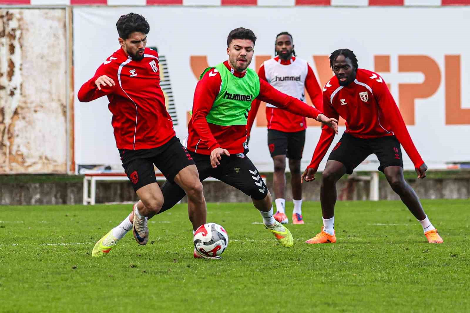 samsunspor galatasaray deplasmaninda 3 puan hedefliyor 1 dYnTf8FT