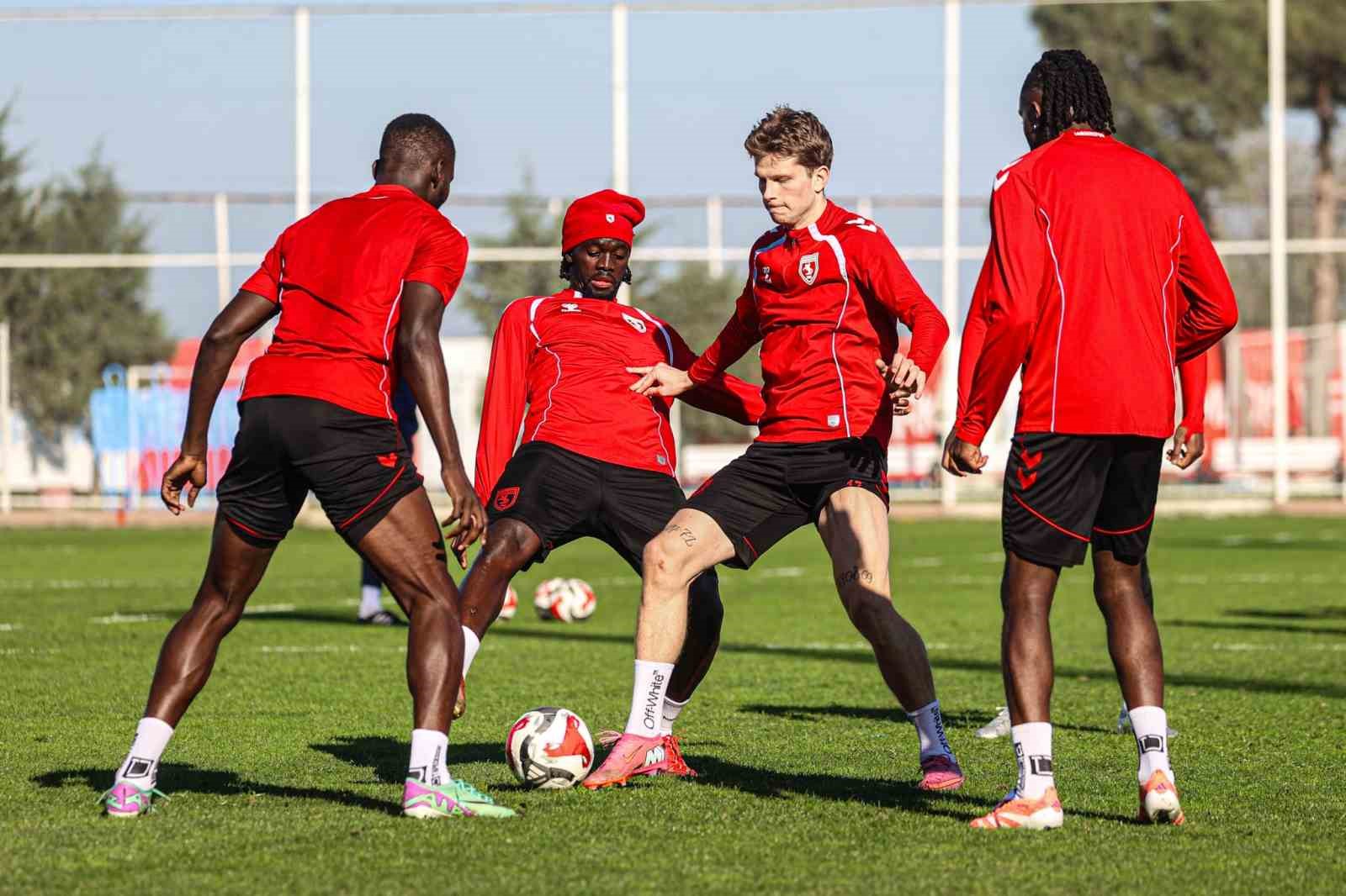 samsunspor galatasaray macinin hazirliklarini tamamladi 3 eQVBQQUI