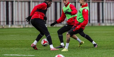 samsunspor-galibiyet-ozlemine-genclerbirligi-deplasmaninda-son-vermeyi-hedefliyor-LKUJlW8x.jpg