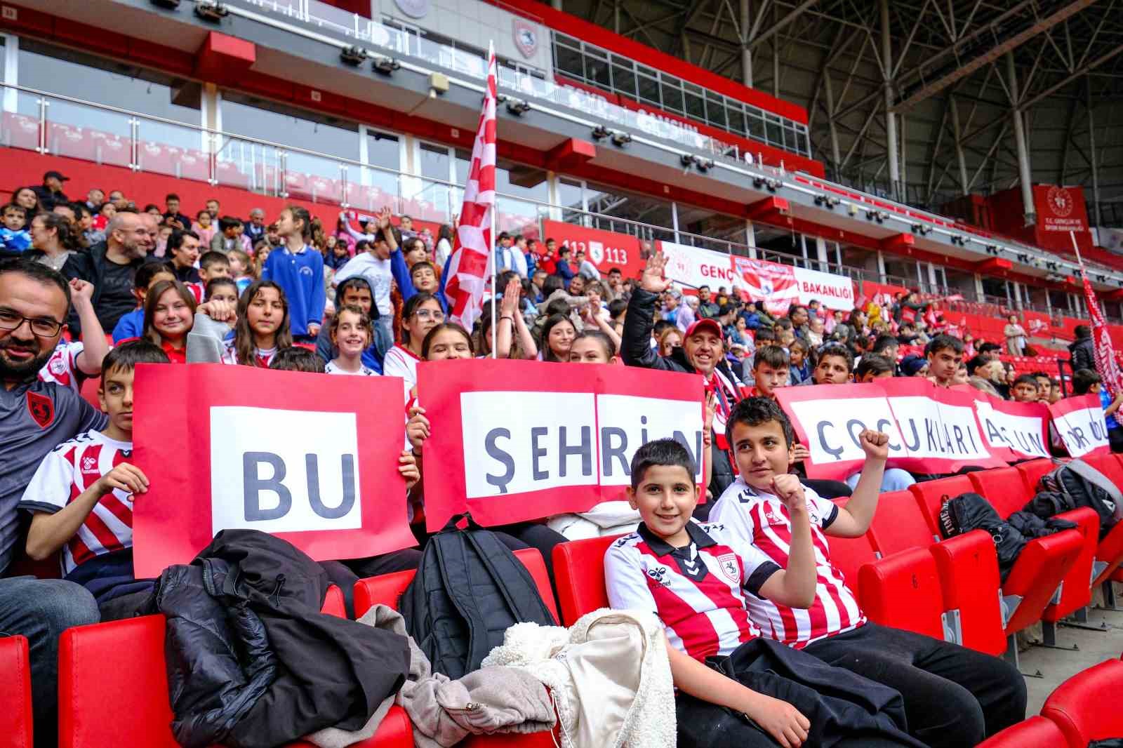 samsunspor goztepe hazirliklarini cocuk taraftarlarin destegiyle tamamladi 3 gyIaLINT
