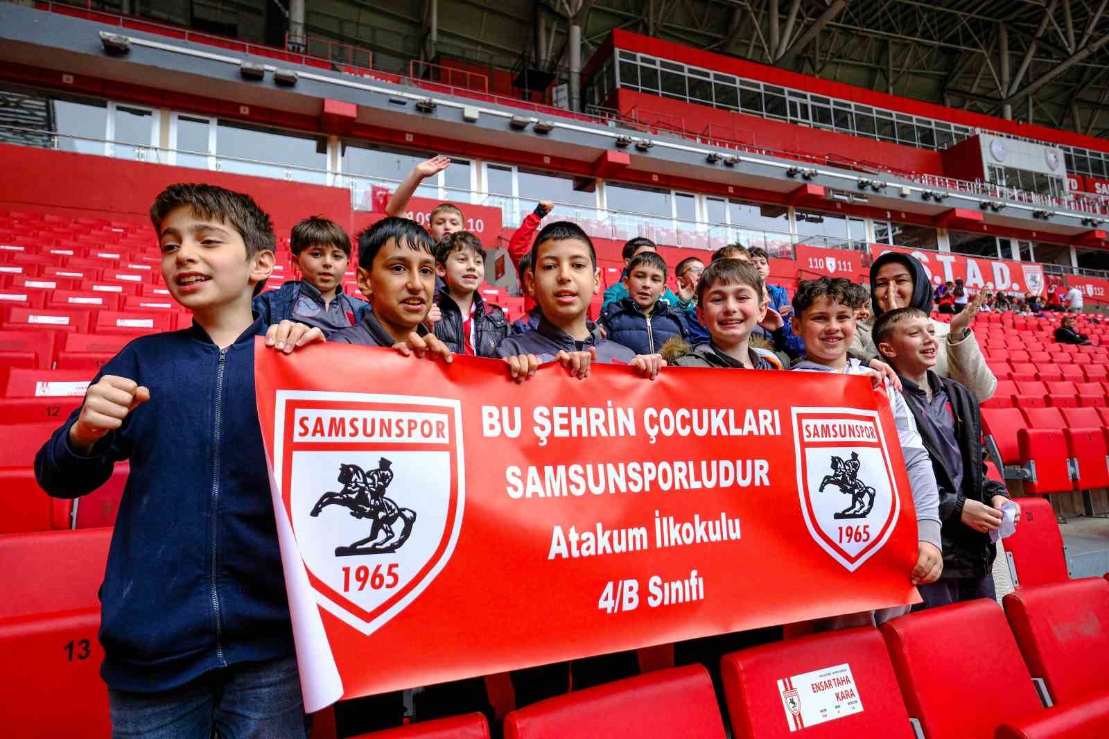 samsunspor goztepe hazirliklarini cocuk taraftarlarin destegiyle tamamladi 4 VXppIJcz