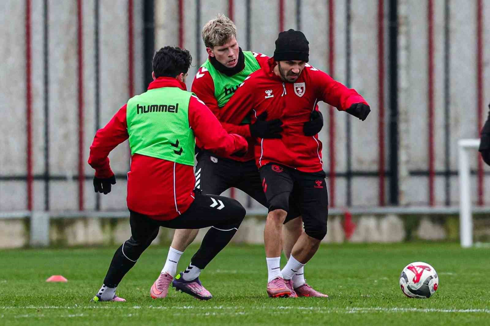 samsunspor kanatsiz kaldi 0