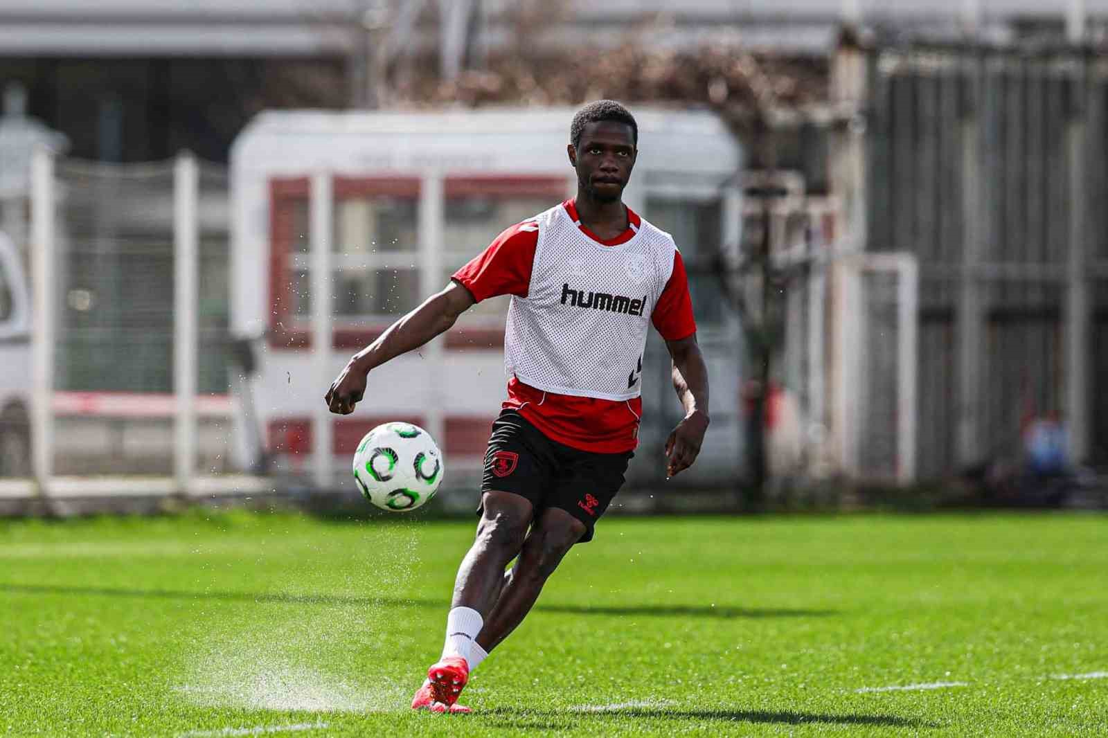 Samsunspor, KF Shkndija maçı hazırlıklarını tamamladı 10 samsunspor kf shkndija maci hazirliklarini tamamladi 6 TRPtQVIL