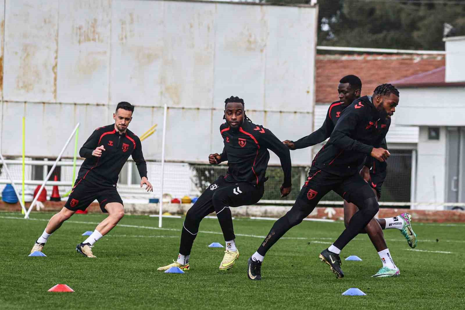 samsunspor konyaspor engelini kayipsiz gecmek istiyor 1 kA72DPmm