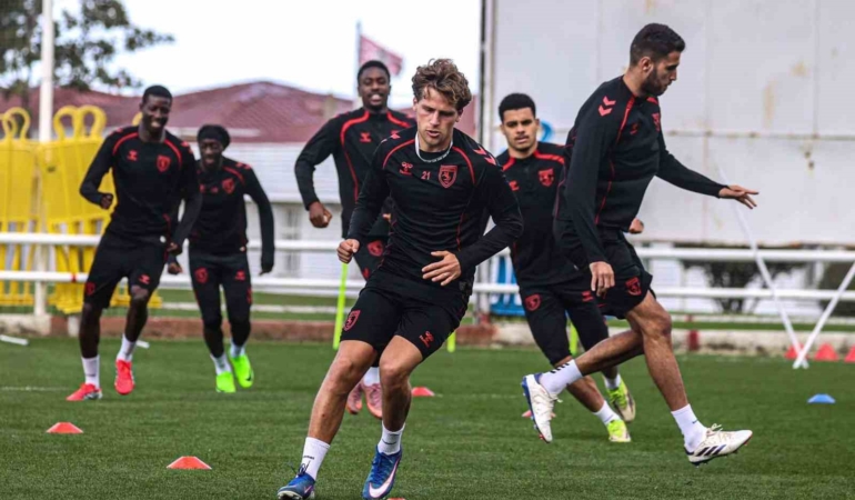 samsunspor-konyaspor-engelini-kayipsiz-gecmek-istiyor-iGuxHVMA.jpg