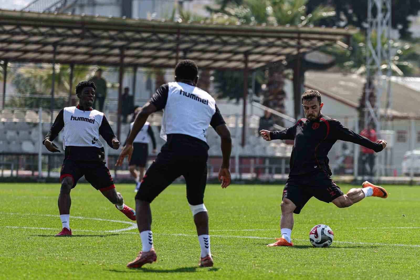 samsunspor konyaspor maci hazirliklarina devam ediyor 3 8cuLlIZj