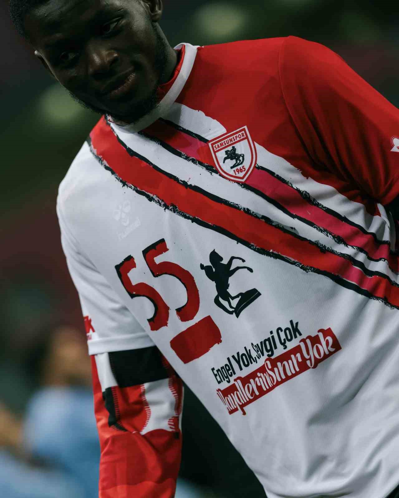 samsunspor ozel cocuklarin tasarladigi formalarla sahaya cikti 5 HvyZYMKa