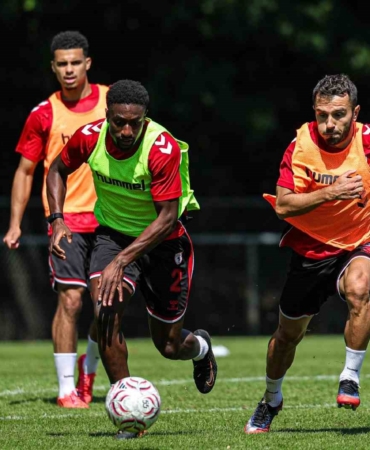 samsunspor-yeni-sezona-hollandada-hazirlaniyor-xaLMtwVl.jpg