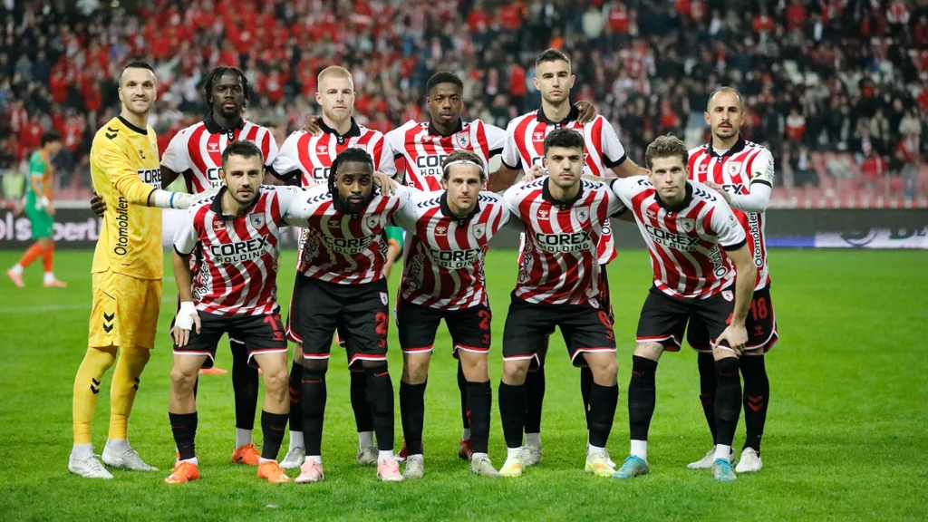 samsunspor yenilmezlik serisini 14 maca cikardi h47c