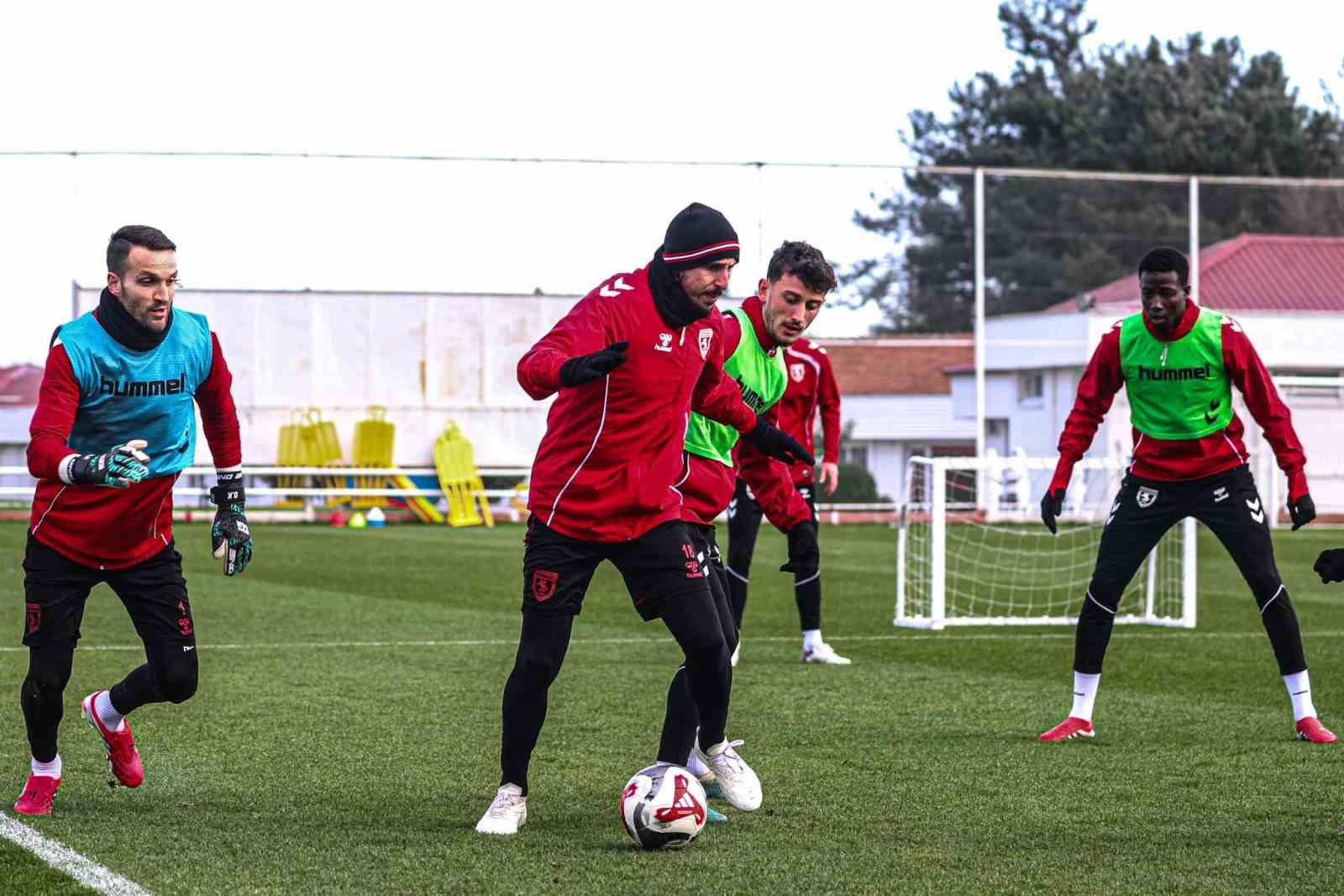 Samsunspor’da, Gençlerbirliği maçının hazırlıkları başladı 4 samsunsporda genclerbirligi macinin hazirliklari basladi 0 tjsK8JFY