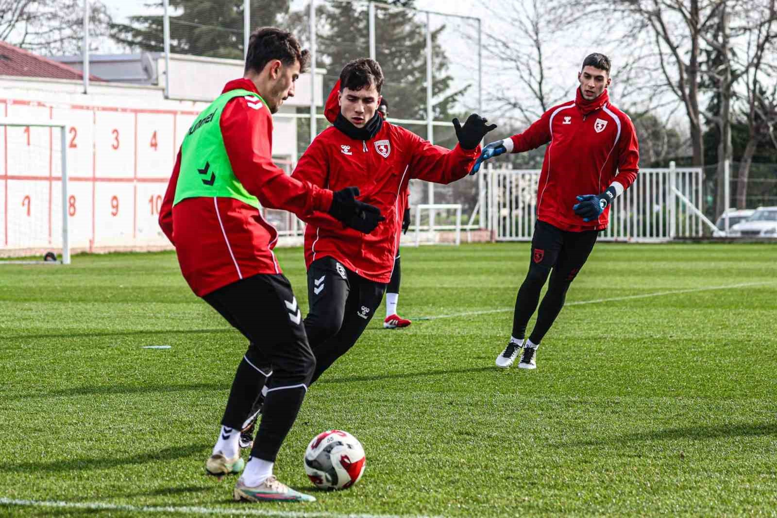 Samsunspor’da, Gençlerbirliği maçının hazırlıkları başladı 5 samsunsporda genclerbirligi macinin hazirliklari basladi 1 2Ehj7Me9