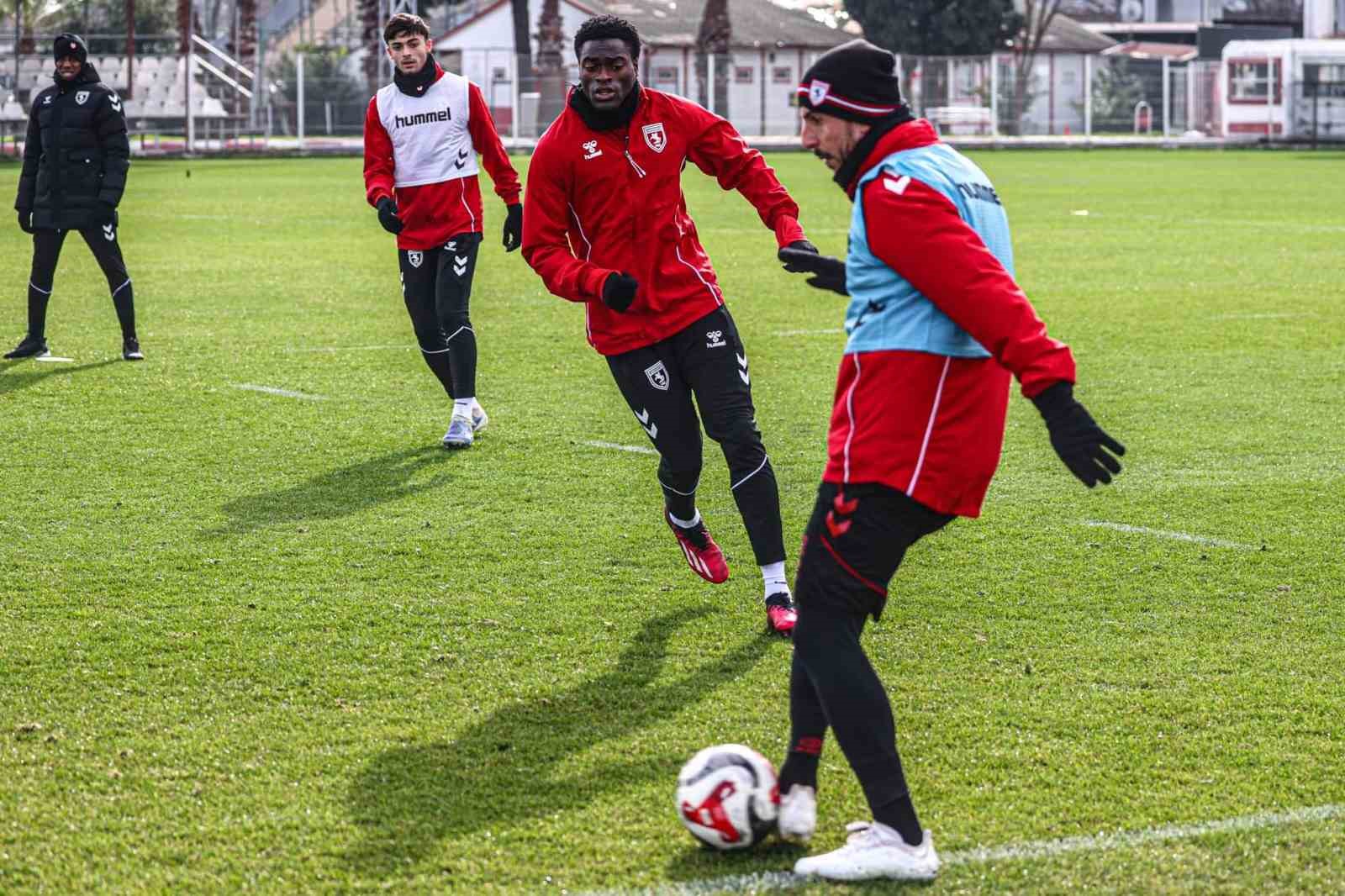 Samsunspor’da, Gençlerbirliği maçının hazırlıkları başladı 6 samsunsporda genclerbirligi macinin hazirliklari basladi 2
