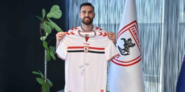samsunsporda-sezonun-ilk-transferi-fatih-kaya-IEr7OkHZ.jpg