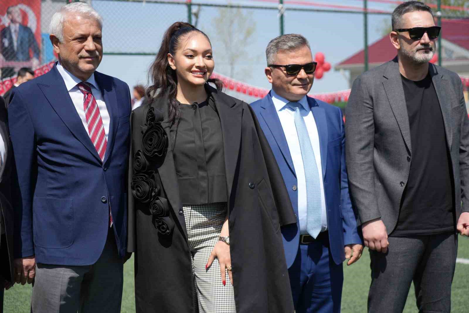 Samsunsporlu futbolcular, 23 Nisan’ı çocuklarla birlikte kutladı 12 samsunsporlu futbolcular 23 nisani cocuklarla birlikte kutladi 8 luNRXPCW