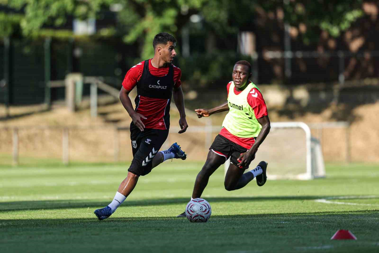 Samsunspor’un Hollanda kampı başladı 5 samsunsporun hollanda kampi basladi 1 kmter2zL