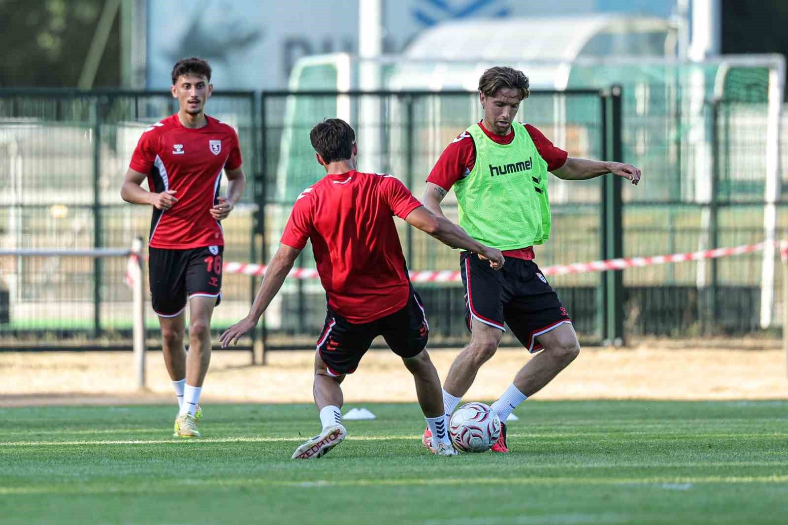 Samsunspor’un Hollanda kampı başladı 7 samsunsporun hollanda kampi basladi 3 O78A9ZQn