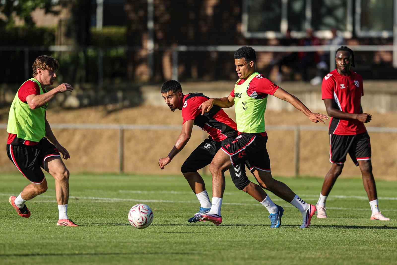 Samsunspor’un Hollanda kampı başladı 9 samsunsporun hollanda kampi basladi 5 lrTZXfyb