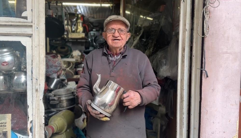 Samsun’un "Çaydanlıkçı Zeki"si son yolculuğuna uğurlandı 5 samsunun caydanlikci zekisi son yolculuguna ugurlandi 1 ie5EQSSK