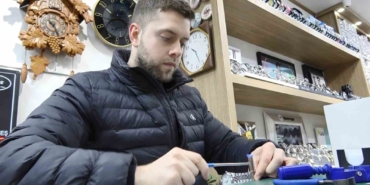samsunun-en-genc-saat-tamircisi-zamana-ayar-veriyor-mnmJSei2.jpg